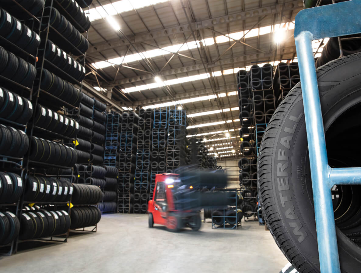 Kolsan Lastik Yükleme Hattı / Tire Handling Area